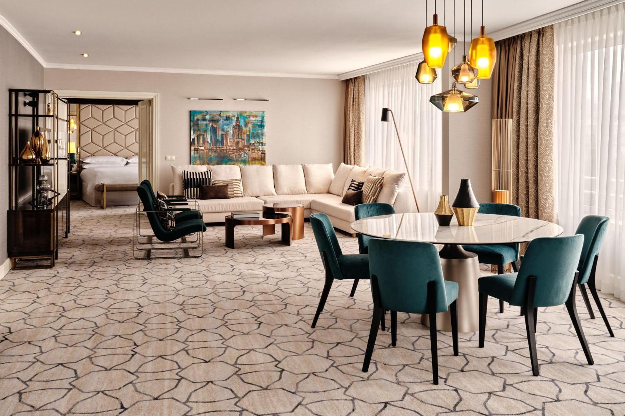 Sheraton Grand Warsawa Bagian luar foto A suite at the InterContinental London The O2