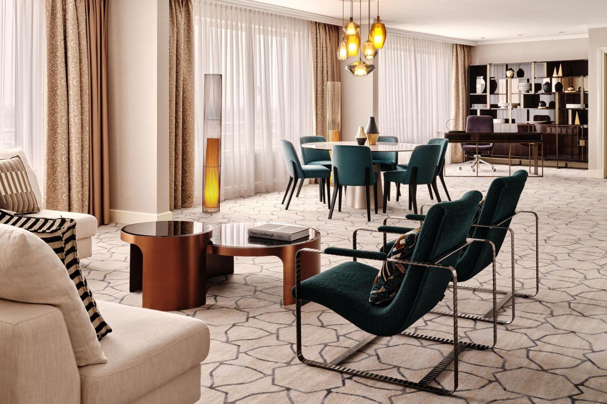 Sheraton Grand Warsawa Bagian luar foto The interior of a suite at the InterContinental London The O2
