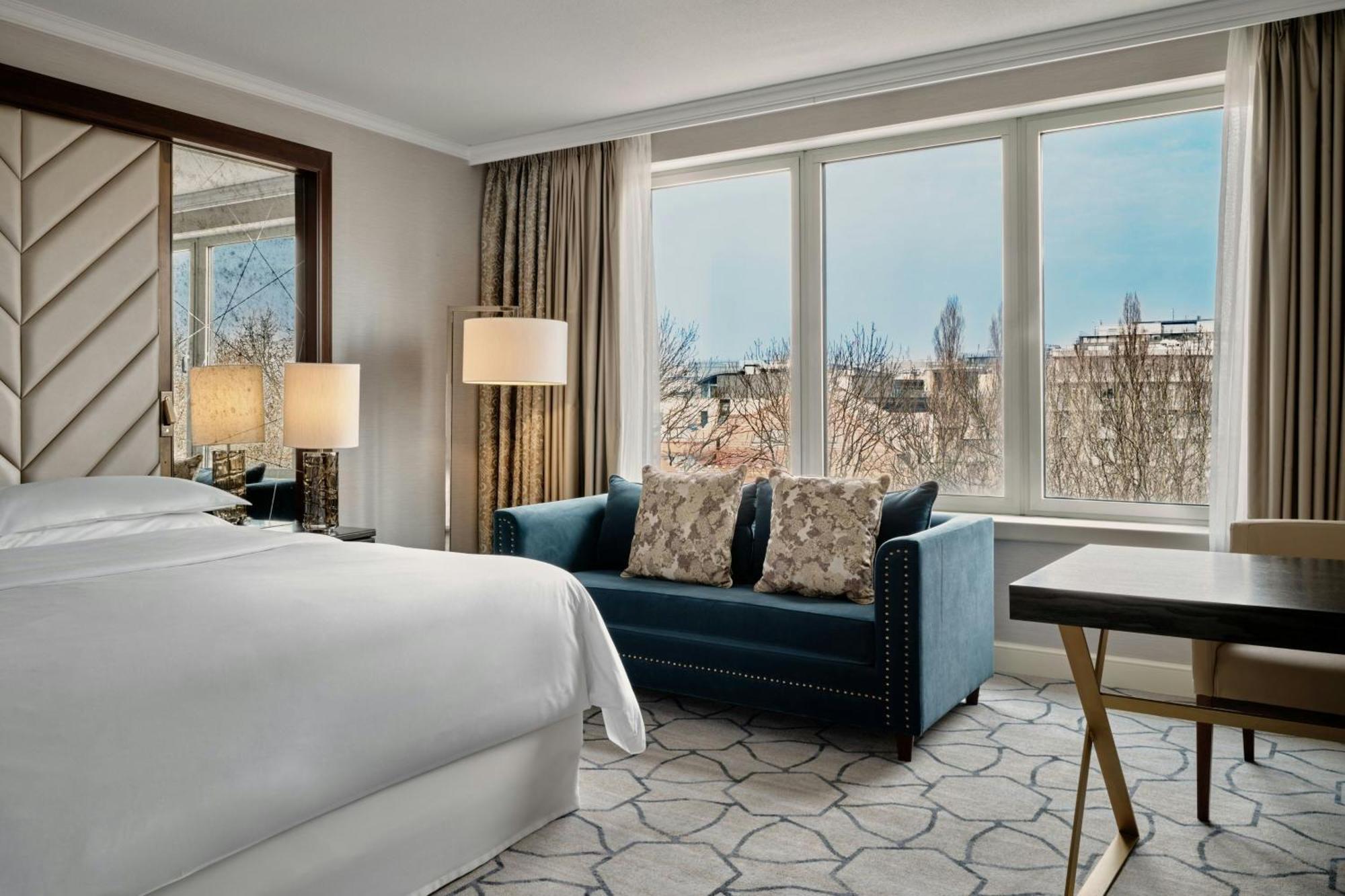 Sheraton Grand Warsawa Bagian luar foto