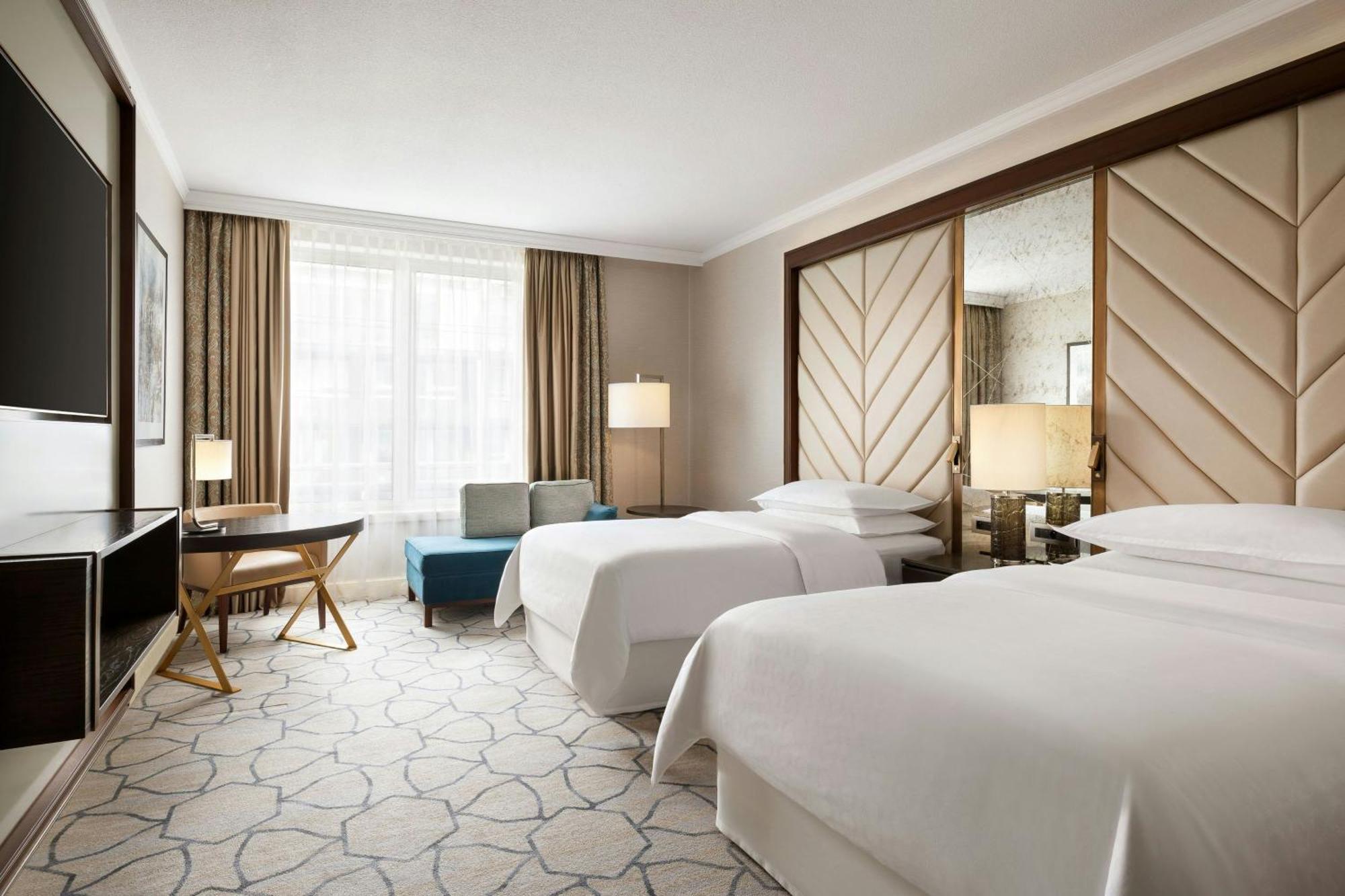 Sheraton Grand Warsawa Bagian luar foto