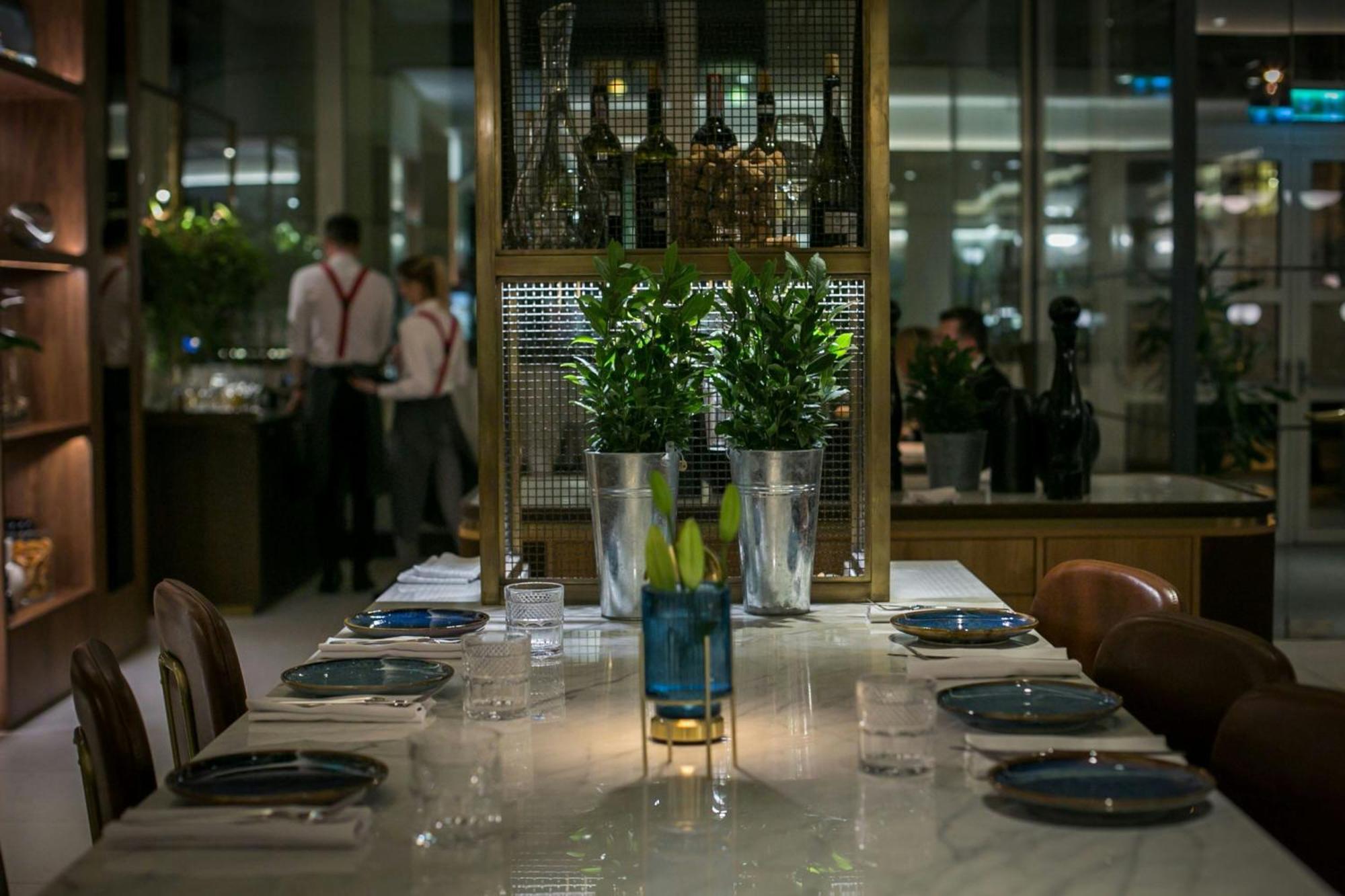 Sheraton Grand Warsawa Bagian luar foto