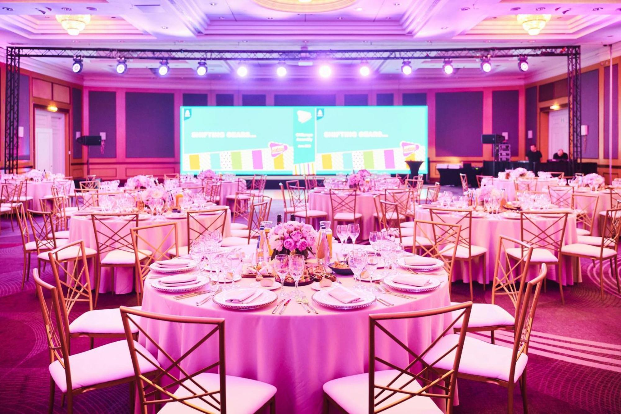 Sheraton Grand Warsawa Bagian luar foto