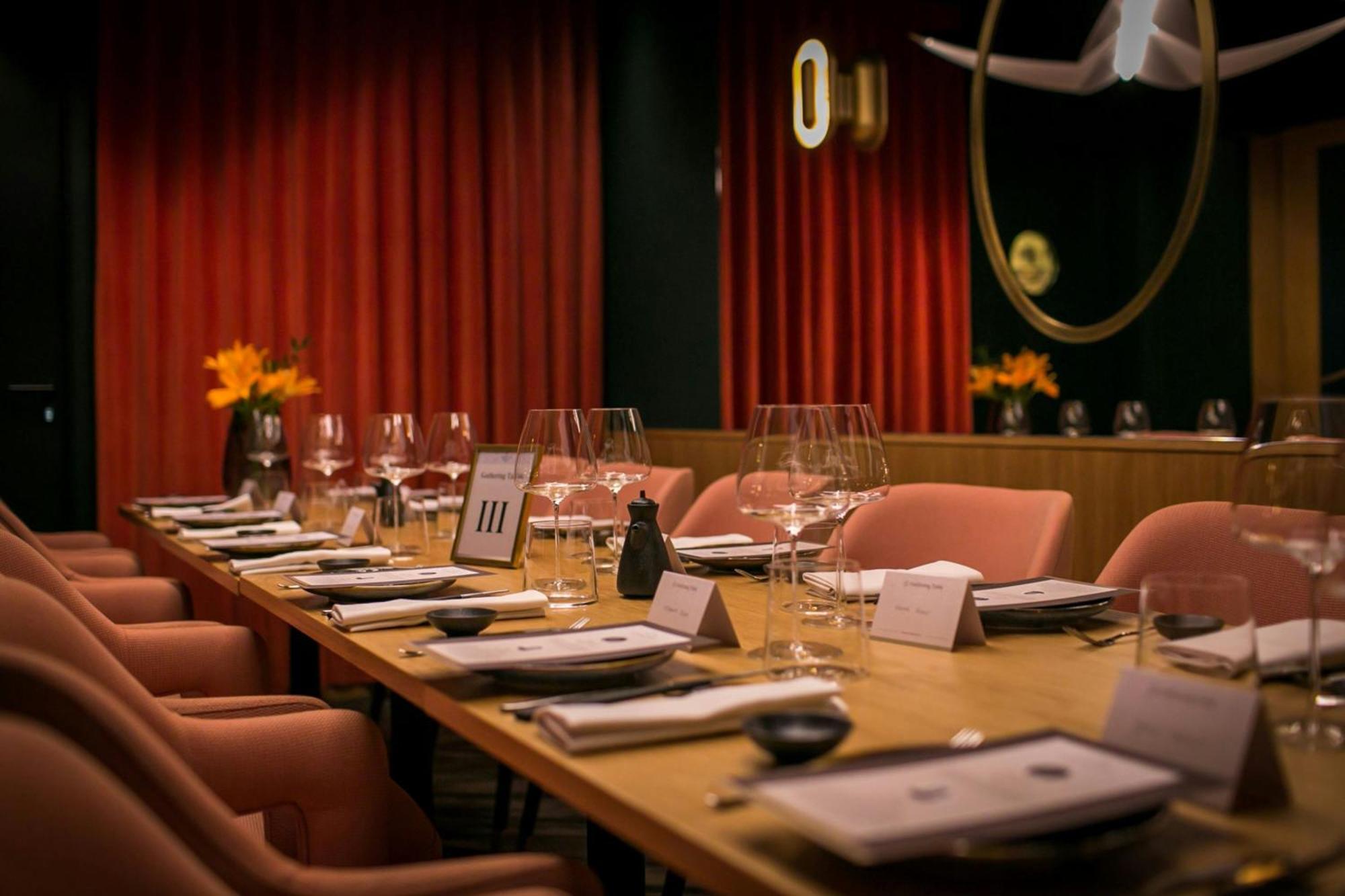 Sheraton Grand Warsawa Bagian luar foto