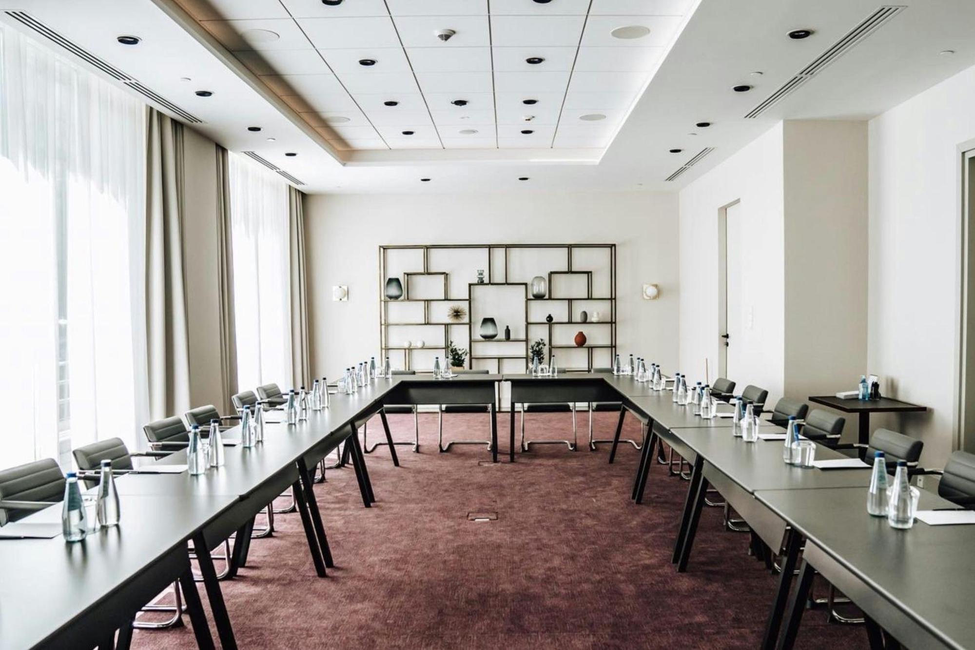 Sheraton Grand Warsawa Bagian luar foto